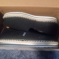 Skechers