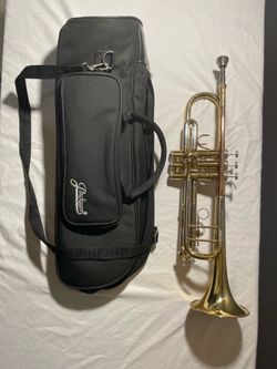 Trumpet with soft case