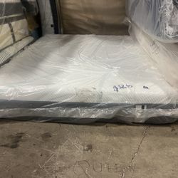 SALE 💯 Queen Mattress Tempurpedic Adapt Medium Hybrid 💯