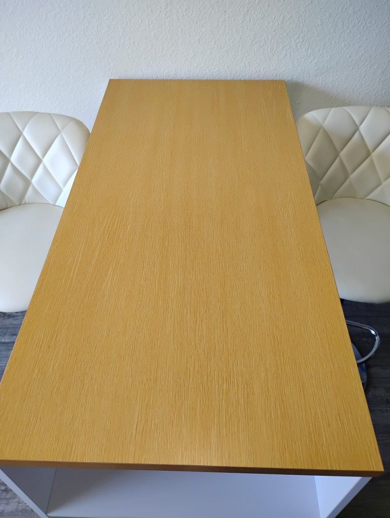 Table Top With Swivel Chairs