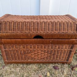 Wicker storage box