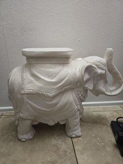 Decorating With Vintage Elephant Figurines