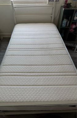 Twin Bed/Frame