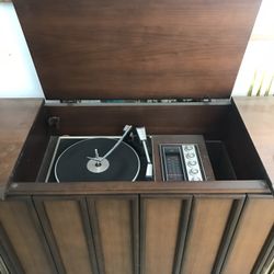 Old School Record Player 