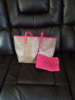 COACH PURSE WITH COSMETIC BAG BRAND NEW$150