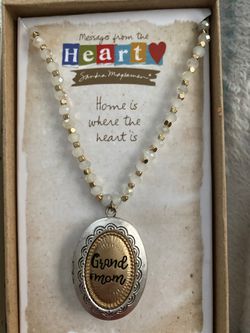 TRUE SENTIMENTS MESAGE FROM THR HEART NECKLACE “Home is where the heart is “ grandmother necklace that is a locket brand new in box !
