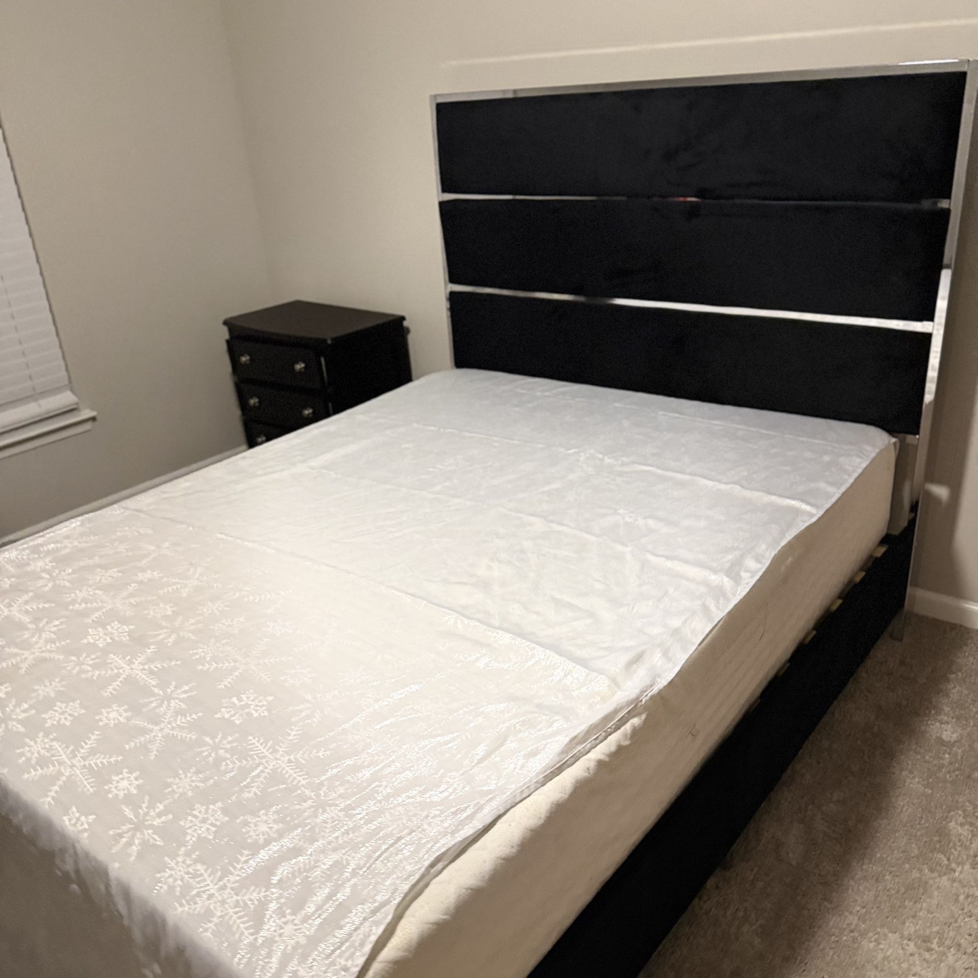 Modern Queen Bedroom Set