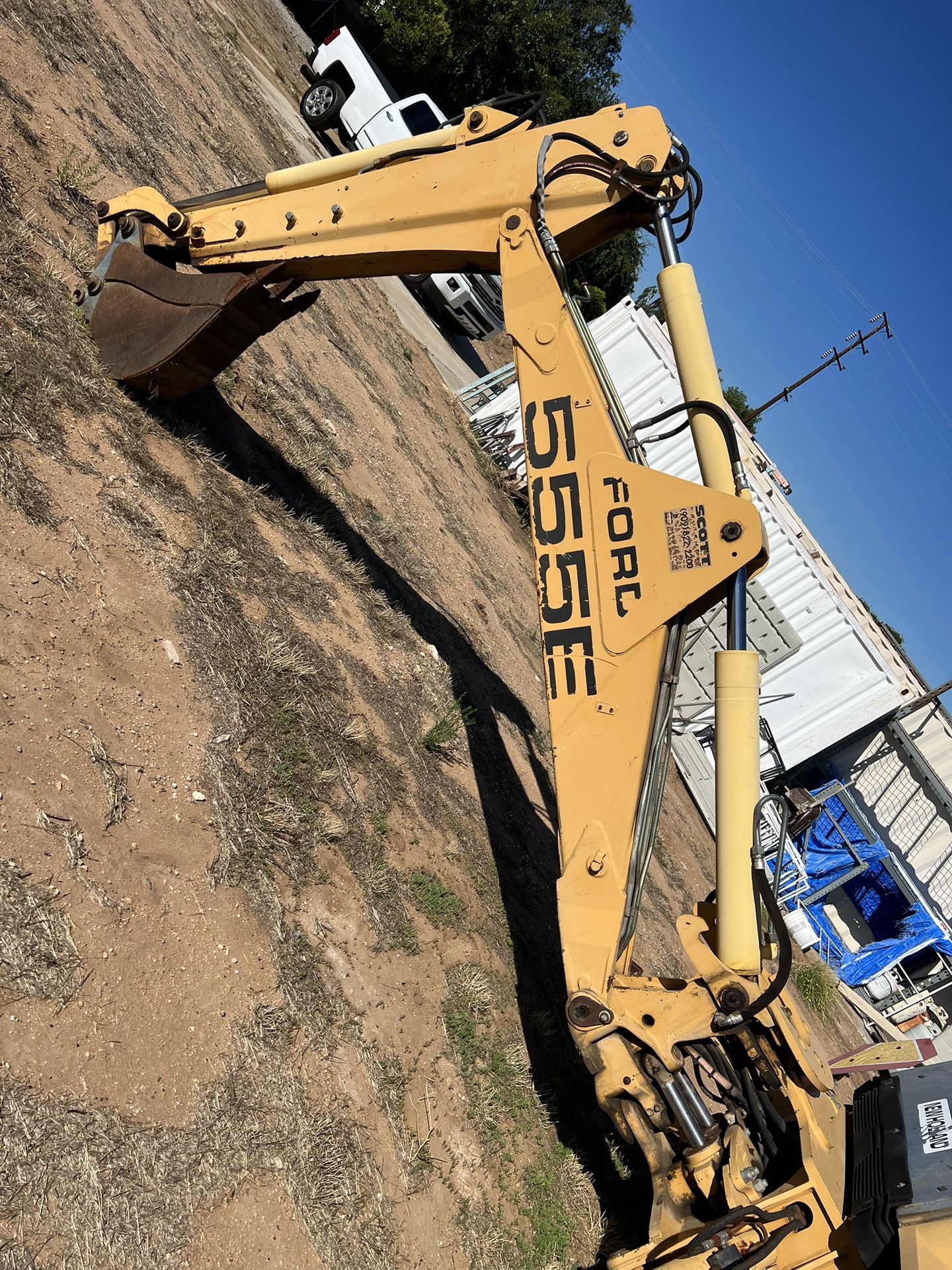 New Holland Ford 555E 4X4 Extendahoe Backhoe for Sale in Oak Glen, CA OfferUp