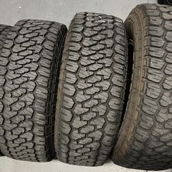 265/70/17 Tires Firestone Jeep 17”