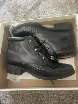 Women’s Boots8.5, excellent condition