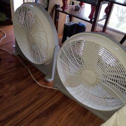 2 Fans