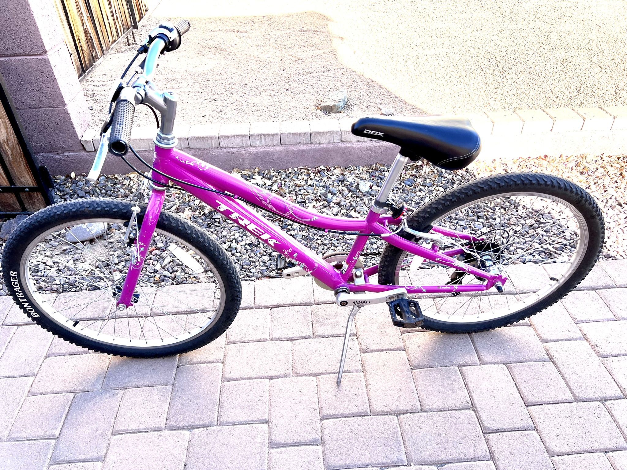 Trek MT200 Mountain Bike Girls