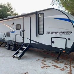 2019 Cherokee Forest River Alpha Wolf 29ft