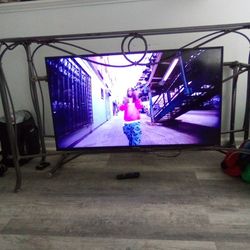 40" Hisense Ruko Smart Tv