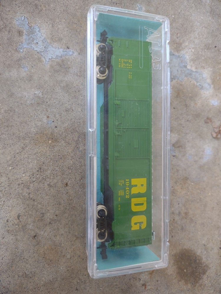 N And HO Scale Train Cars