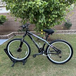 SCOTT 26 INCH MOUNTAIN BIKE, 9X3 SPEED, SMALL ALUMINIUM FRAME, ACERA SHIMANO COMPONENTS, SHIMANO MINERAL OIL DISK BRAKE, LIKE BRAND NEW