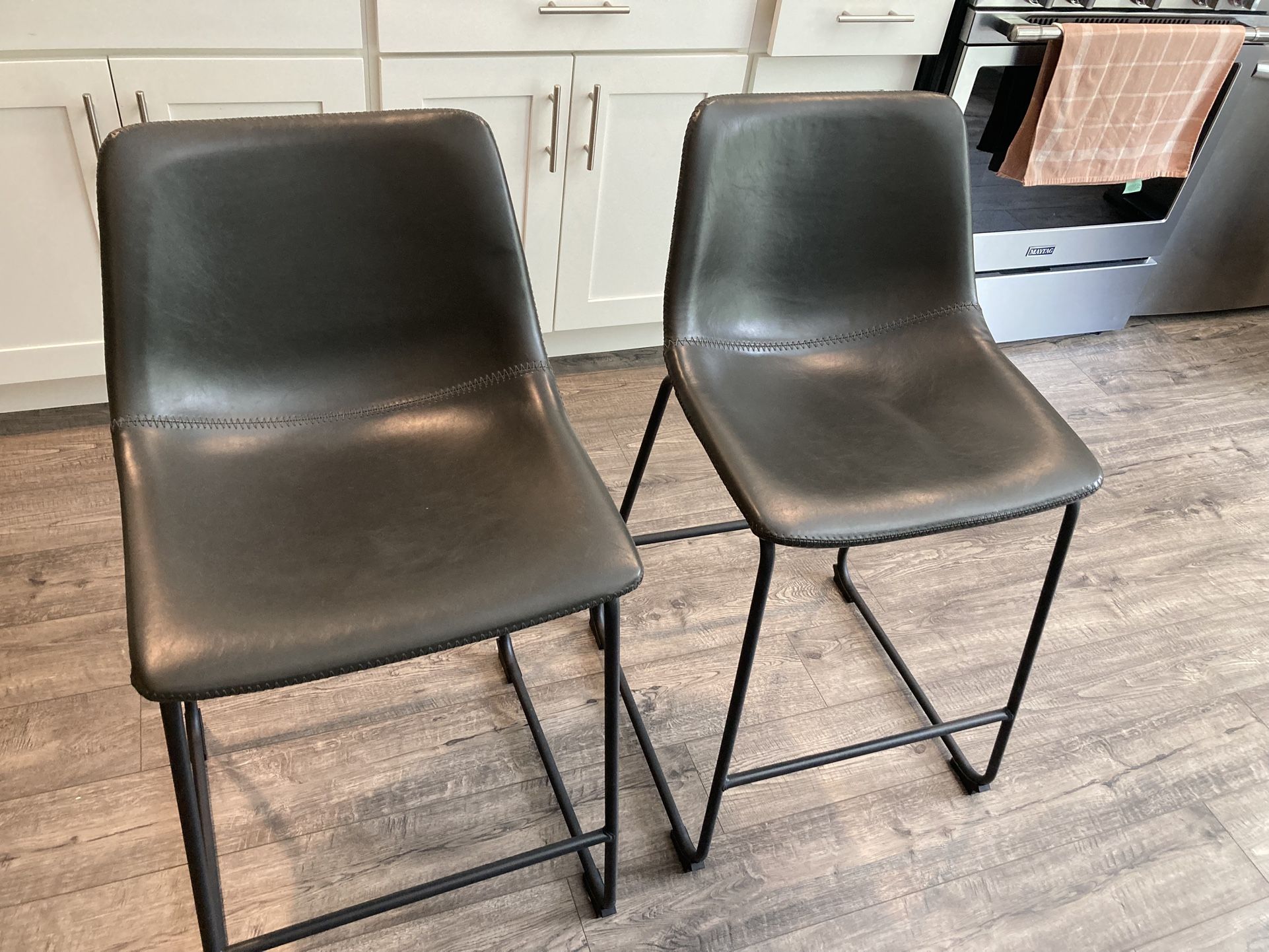 Pub Table Chairs