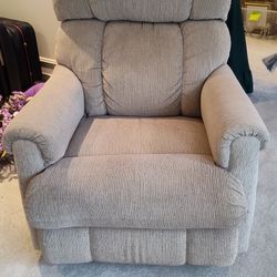 Lazy Boy Recliner In Mukilteo 