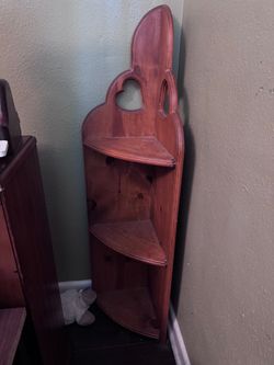 Wooden heart corner shelf