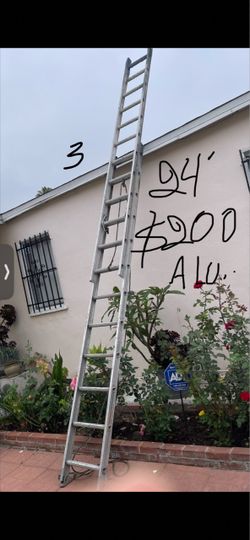 Excellent condition, 24 feet and more sizes available aluminum extension, Ladders