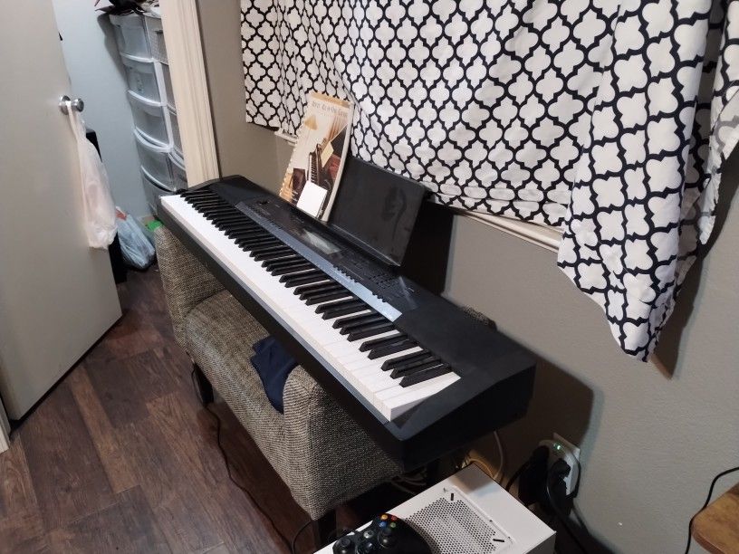 Casio CDP 230r Digital Piano