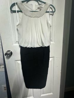 Cute dress for women size 4 or S, in very good condition