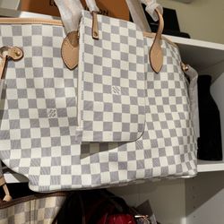 LV Neverfull 