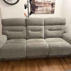 💺 Phantom Gray Reclining Sofa + Loveseat Set (Excellent Condition – Bob’s Discount Furniture)