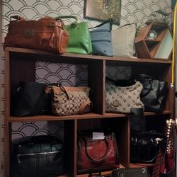Lots Of Purses!