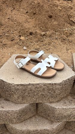 Girls sandals