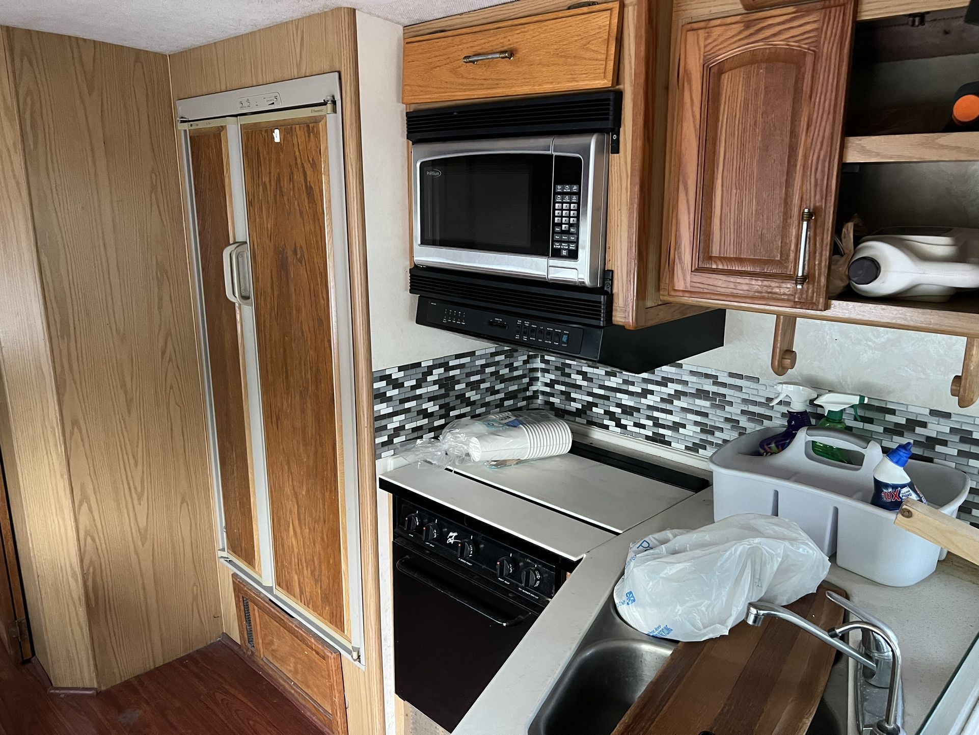 Ford P30 1997 Motor home RV, Salvage Title