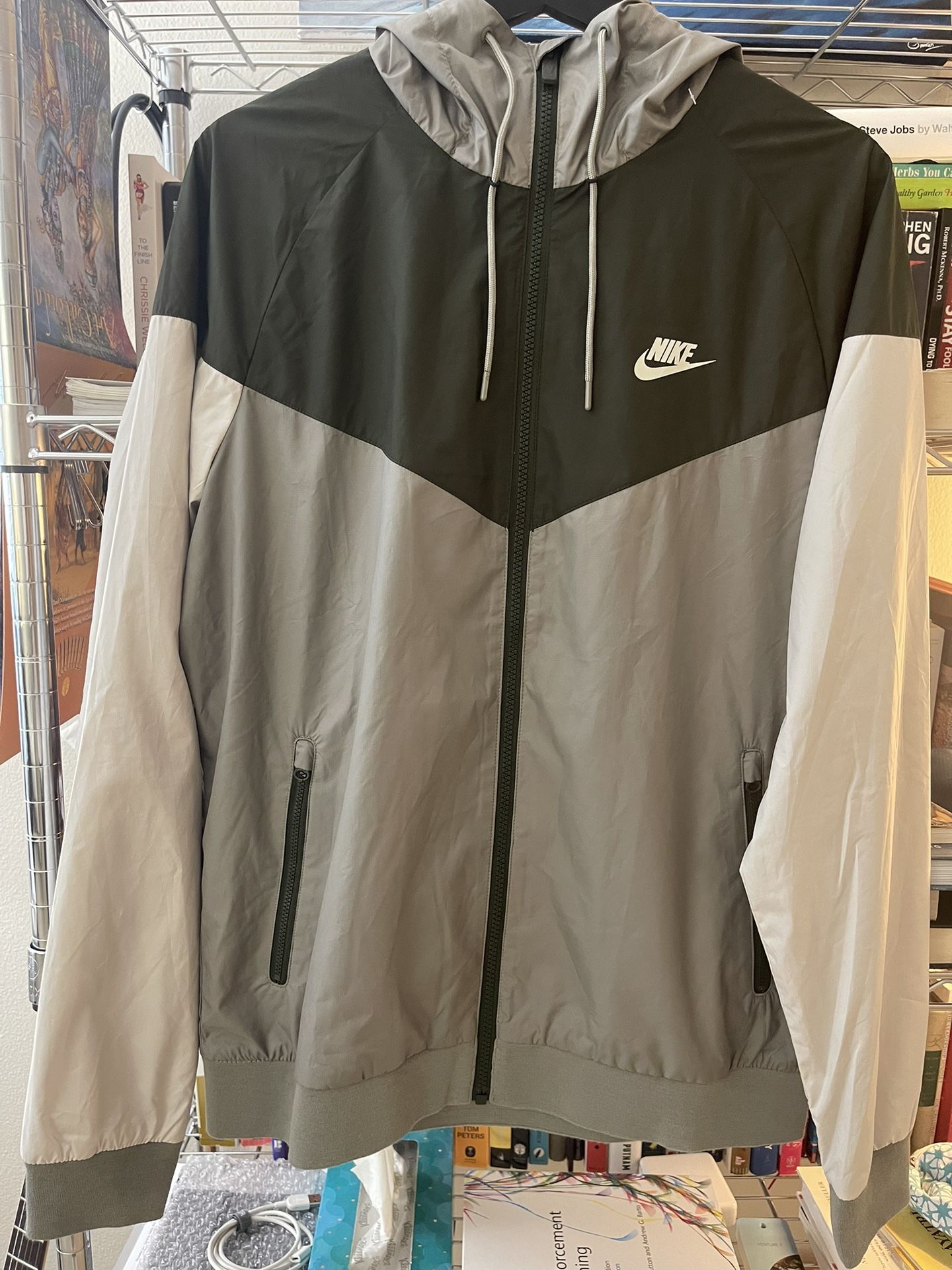 Rare Nike Windrunner Jacket Windbreaker Nylon Glanz Green Olive Beige
