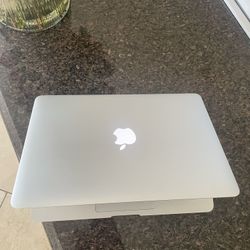 2015 Macbook Air 13 1.6Ghz 8GB 128GB 