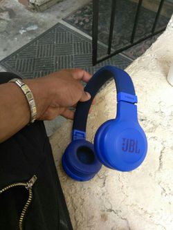 JBL wireless headphones
