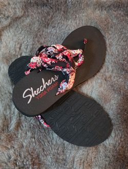 Skechers Women's Yoga Foam Sandals  Floral
