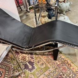 Le Corbusier Lc4 Louge Chair 