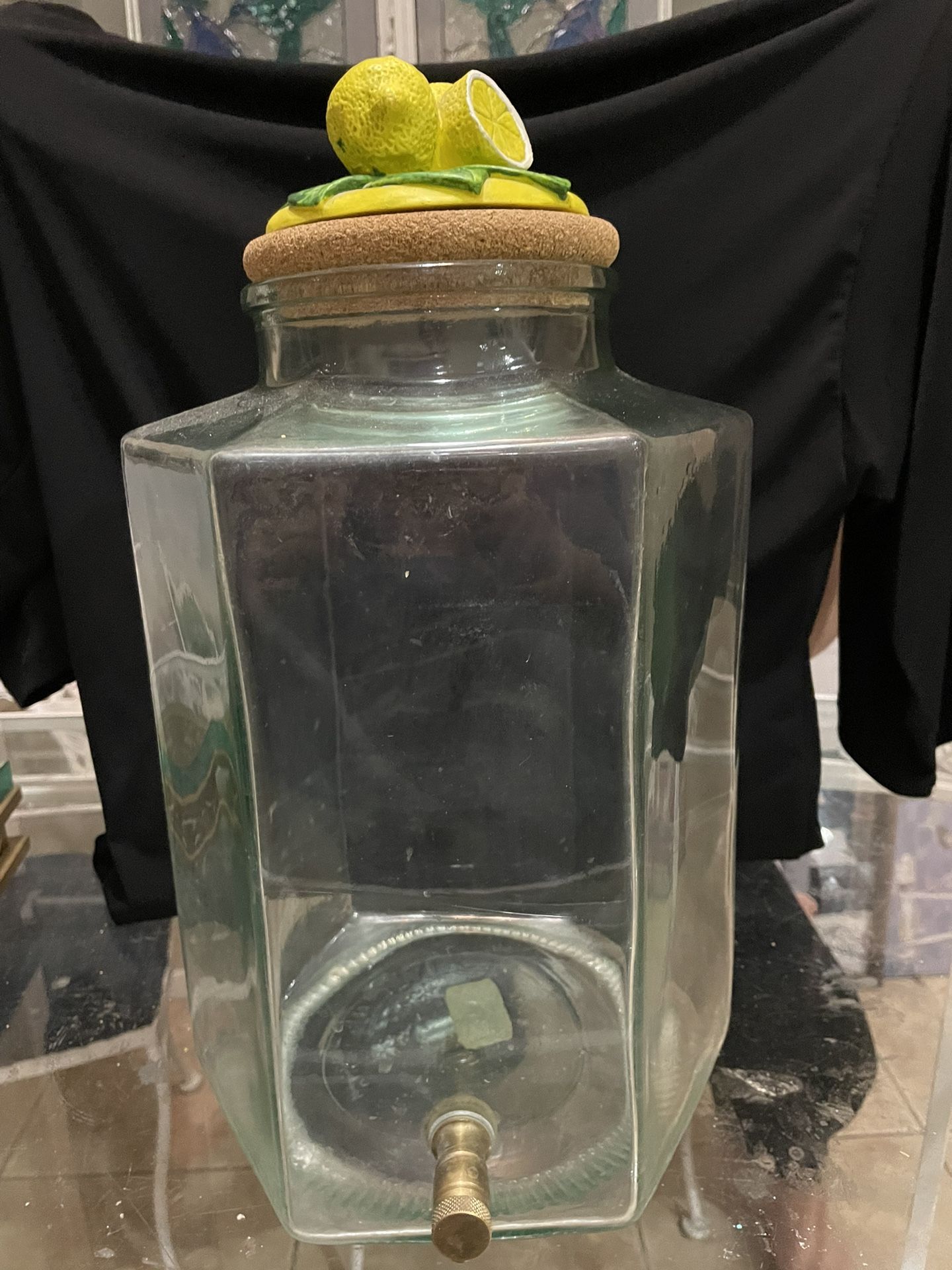 Beautiful Lemon Top Drink Dispenser