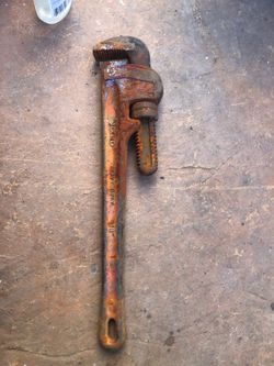 Pipe rench ridged 18” $20