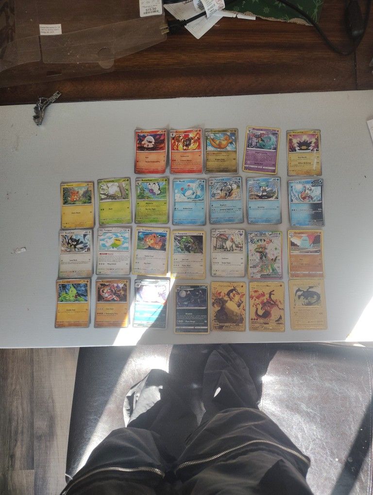 26 Pokemon Cards