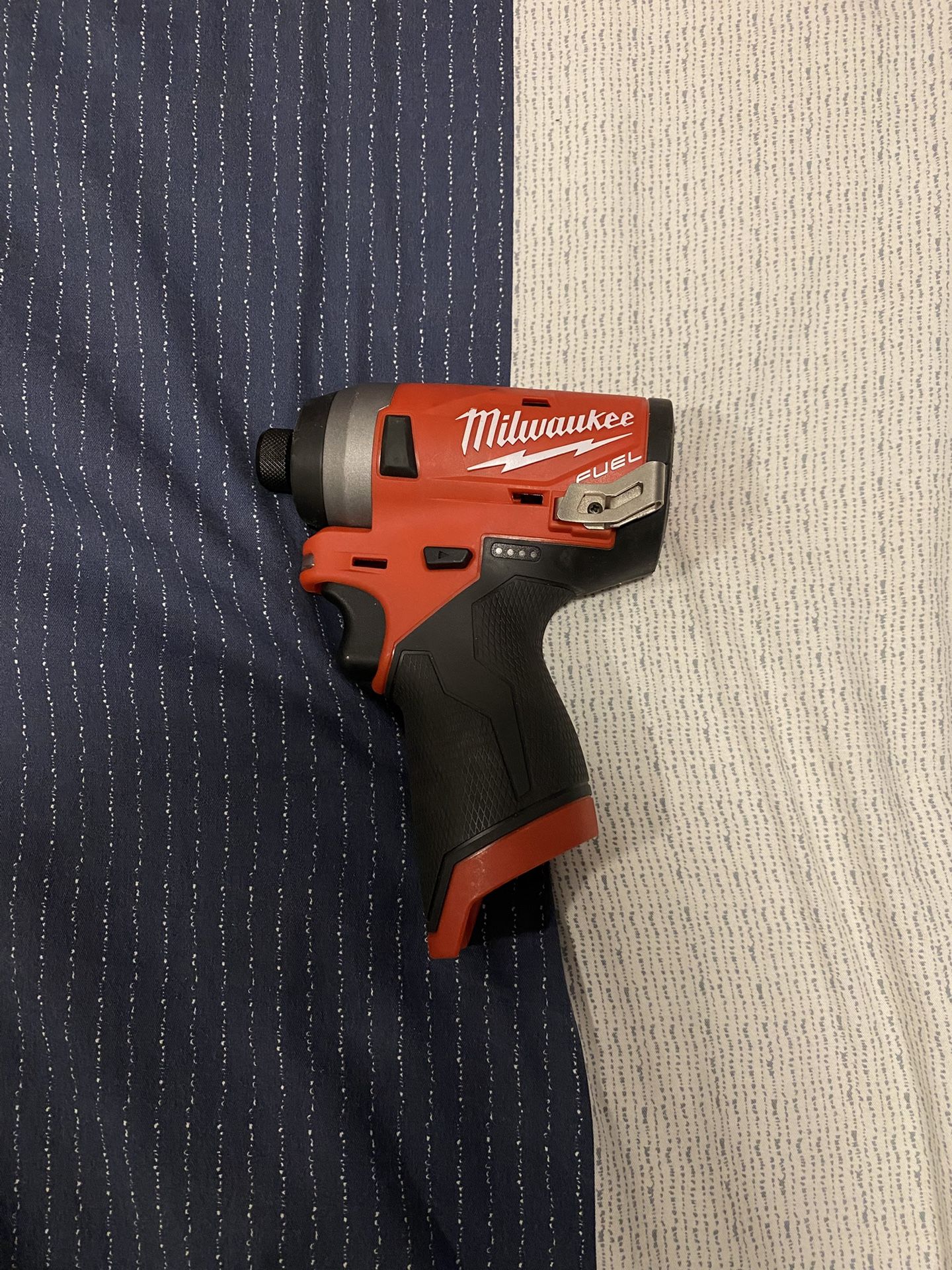 Milwaukee M12 FUELâ„¢ SURGEâ„¢ 1/4" Hex Hydraulic Driver