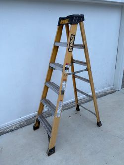 Dewalt 6 ft. Fiberglass Stepladder, 10 ft. Reach 300lb Load Capacity, Exceeds Type IAA Standards