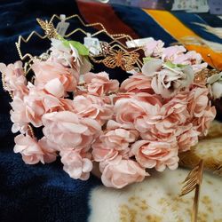 Tiaras &crowns 