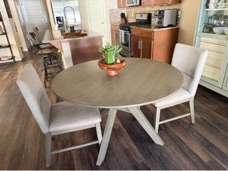 Dining room table