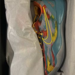 Kobe Venice Beach 🏝️ size (11.5M). DS(New). $300. Cash. Trades always welcome. Tap in!!