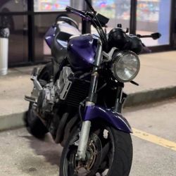 Honda Hornet  $3.500