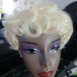 Platinum Short Wig 