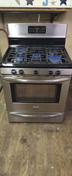 FRIGIDAIRE ELITE STAINLESS/BLACK 5 BURNER GAS RANGE