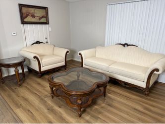 Classic Elegant Living Room Set – Excellent Condition
