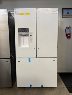 New! Frigidaire 27.8 Cu Ft French Door