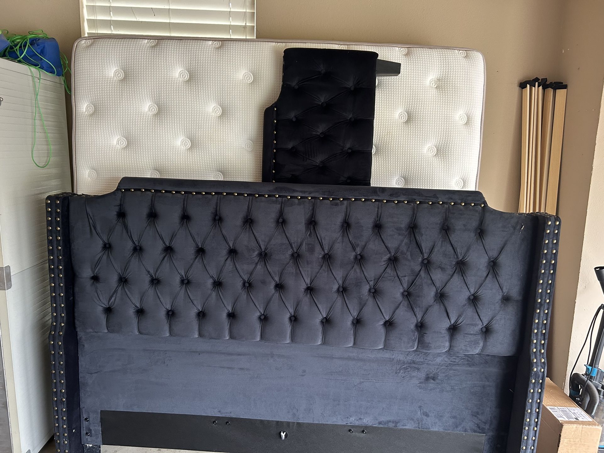 King Size Bed With Mattress